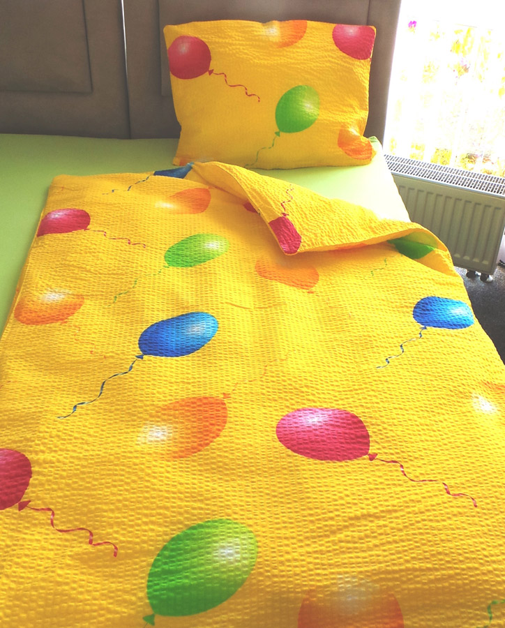 Kinder-Bettwäsche Seersucker bedruckt Bettbezug 75x100cm Knopfverschluss Luftballon